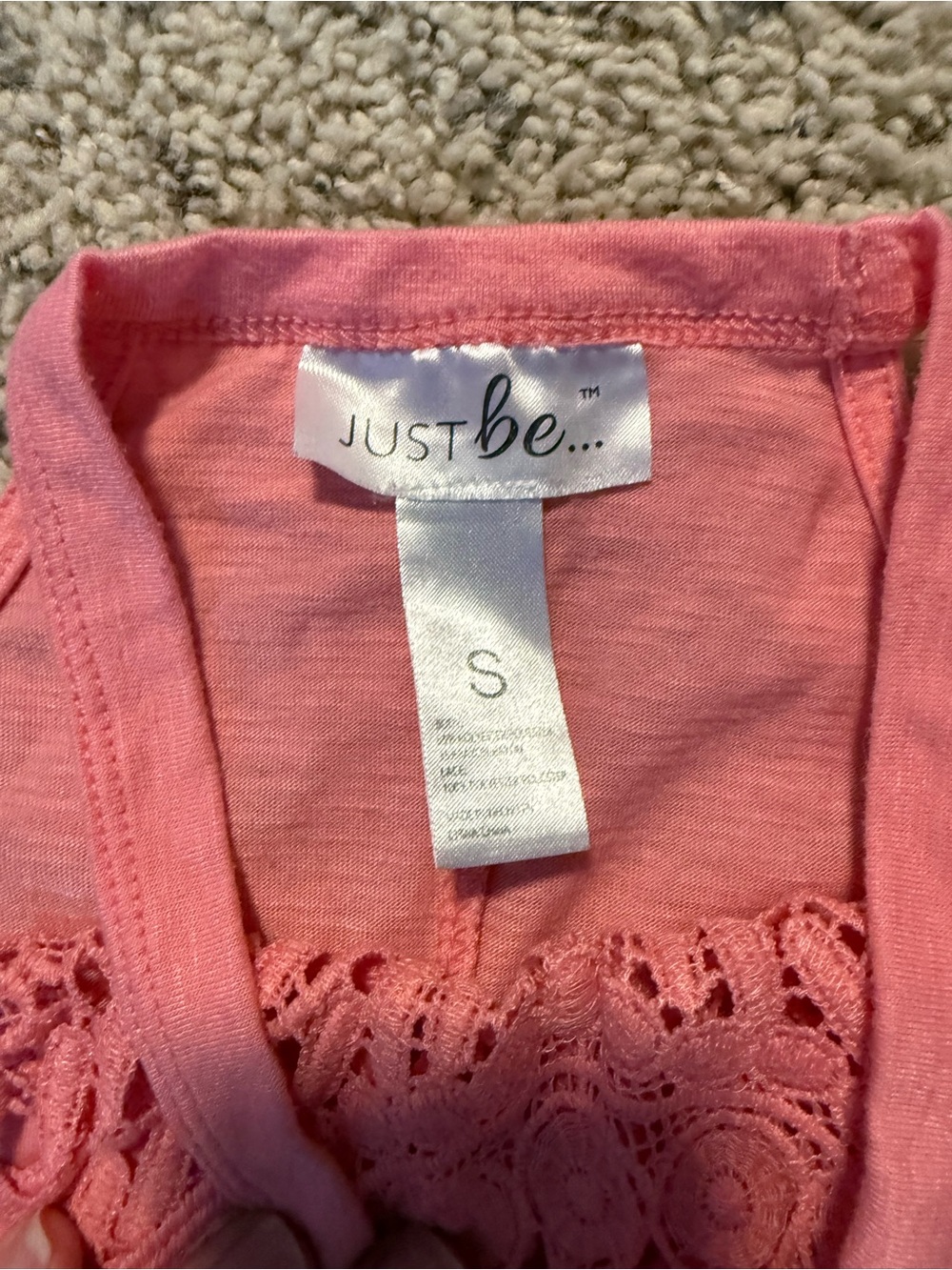 Tank tops - Picture 3 of 6